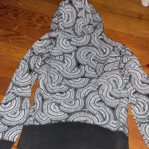 Northface hoodie size small - Picture 3 of 3
